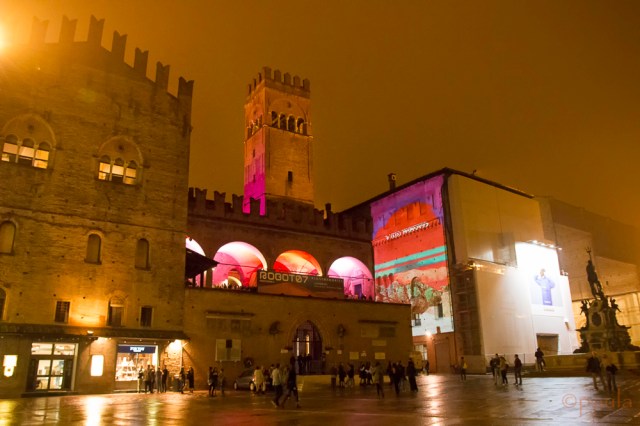 piazza nettuno bologna