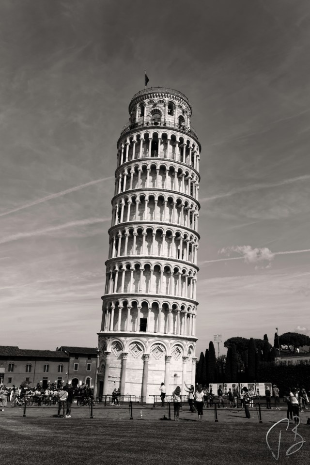 pisa tower_b_w-1_potpis