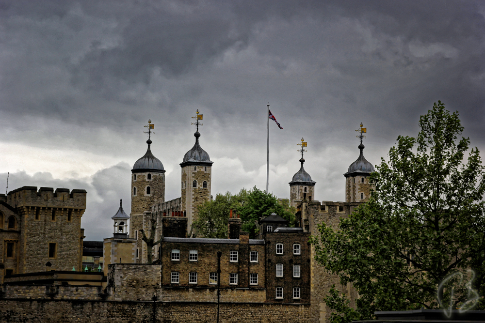 london tower closer-1_potpis