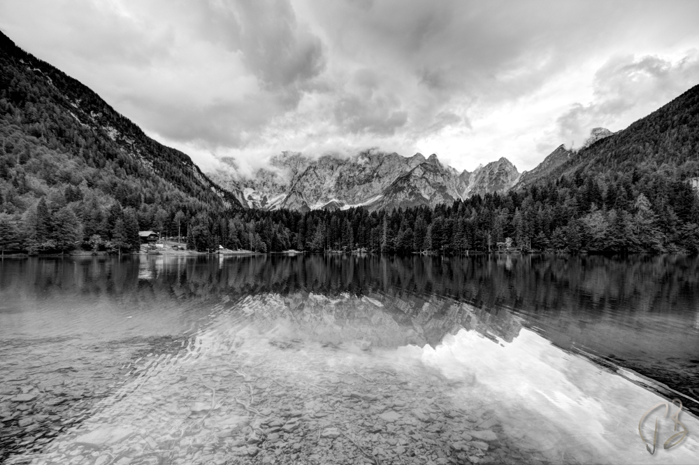 fusine-monochrome_potpis