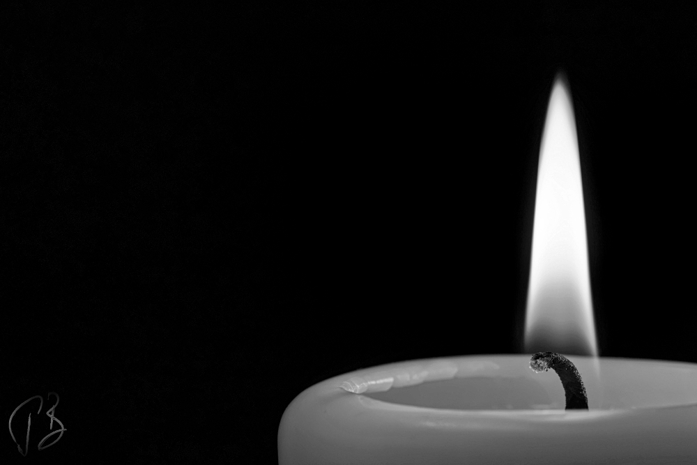 svijeca_crnobijela_potpis_manja
