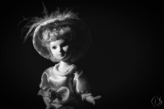 dama s kamelijama_low key_bw-nova-1_potpis