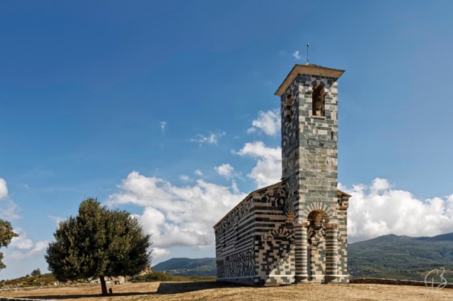 crkvica korzika-1_potpis_scaled